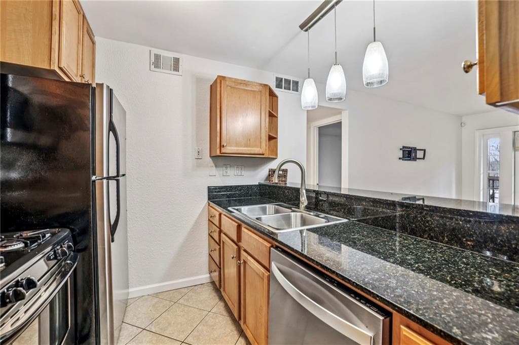 1 bedroom, 1 bathroom, 720 sq ft condominium under contract at 1445 Monroe Drive E5, Atlanta, GA 30324 — photo 6