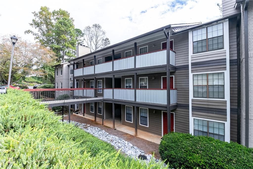 2 bedroom, 2 bathroom, 1,200 sq ft apartment for rent at 2330 Cobb Parkway 9533, Smyrna, GA 30080 for $1,574 a month — photo 9