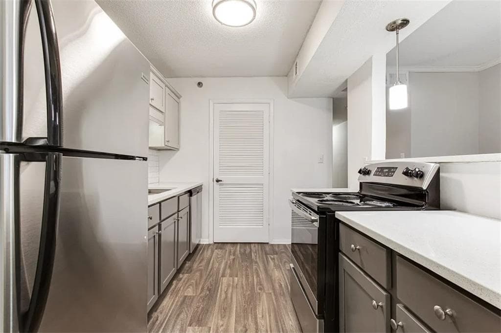 1 bedroom, 1 bathroom, 700 sq ft apartment for rent at 2330 Cobb Parkway 0322, Smyrna, GA 30080 for $1,339 a month — photo 1 of 19