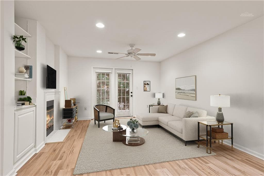 1 bedroom, 1 bathroom, 696 sq ft condominium sold at 3655 Habersham Road 120, Atlanta, GA 30305