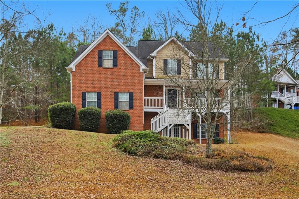 4 bedroom, 3 bathroom, 2,822 sq ft single family residence sold at 4640 Haley Farms Drive, Cumming, GA 30028