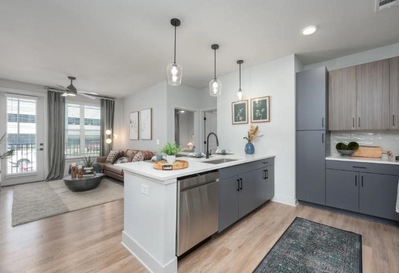 1 bedroom, 1 bathroom, 627 sq ft apartment for rent at 1400 Laurel Crossing Parkway 1406, Buford, GA 30519 for $1,500 a month — photo 3