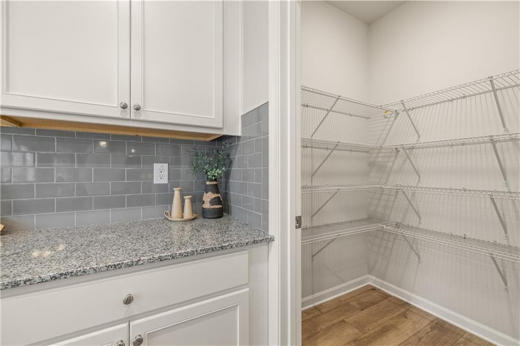 4 bedroom, 3 bathroom, 2,506 sq ft single family residence for sale at 318 Cedar Hollow Drive, Conyers, GA 30094 — photo 7