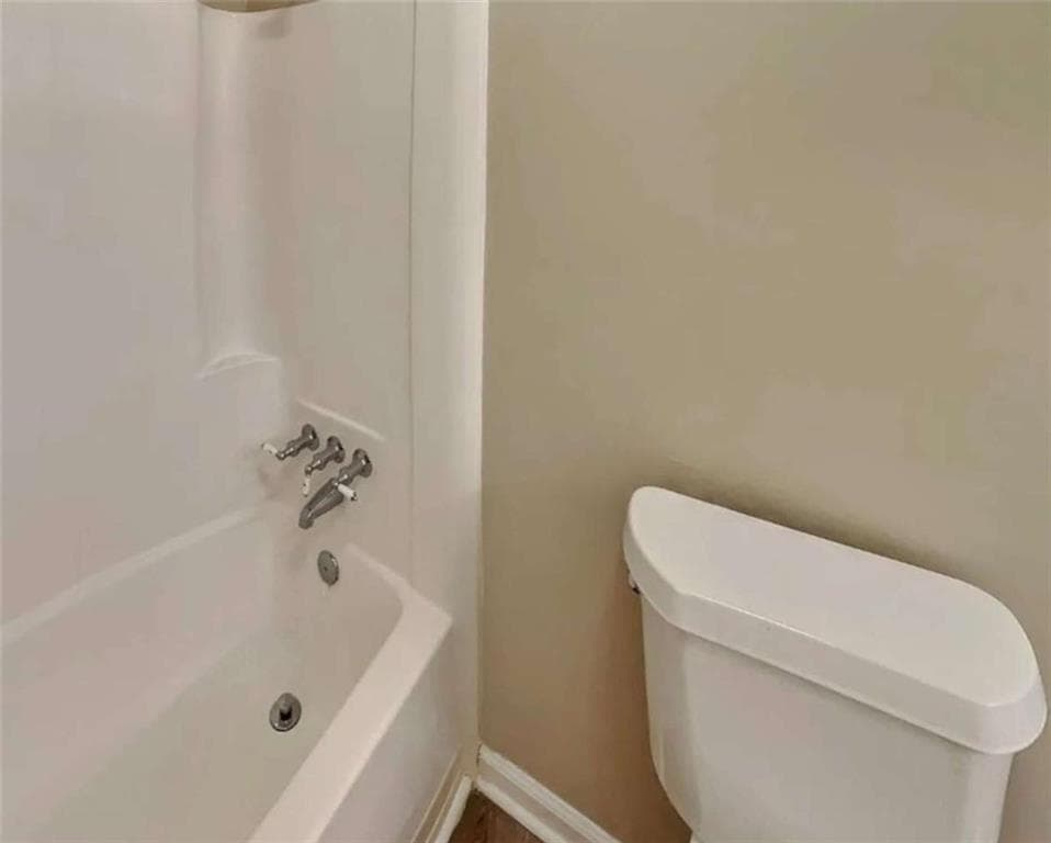 3 bedroom, 2 bathroom, 1,406 sq ft condominium under contract at 8602 Creekwood Way, Jonesboro, GA 30238 — photo 6