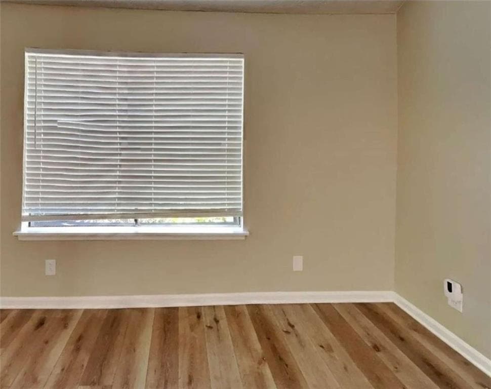 3 bedroom, 2 bathroom, 1,406 sq ft condominium under contract at 8602 Creekwood Way, Jonesboro, GA 30238 — photo 8