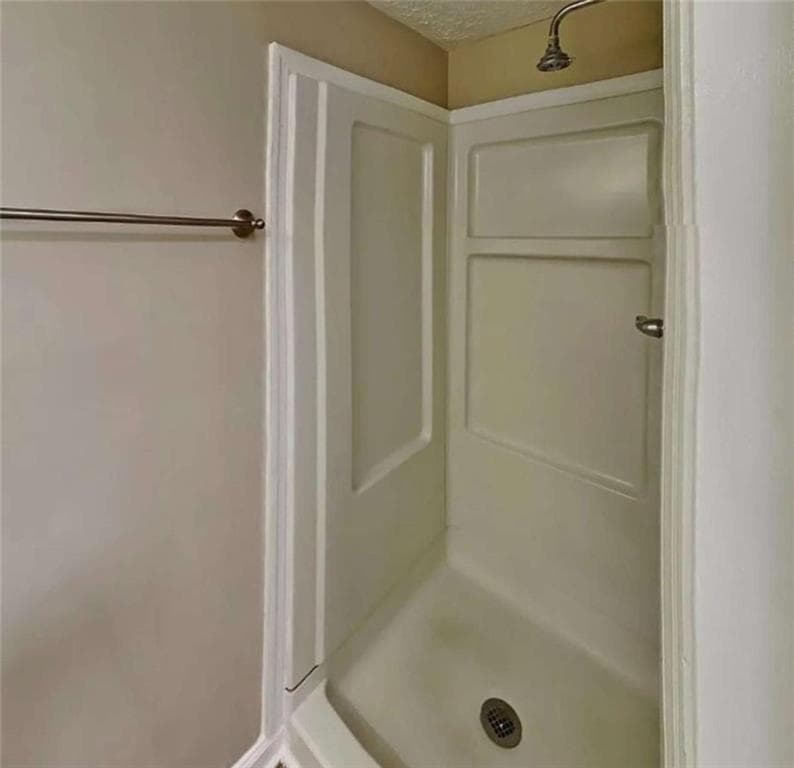 3 bedroom, 2 bathroom, 1,406 sq ft condominium under contract at 8602 Creekwood Way, Jonesboro, GA 30238 — photo 10