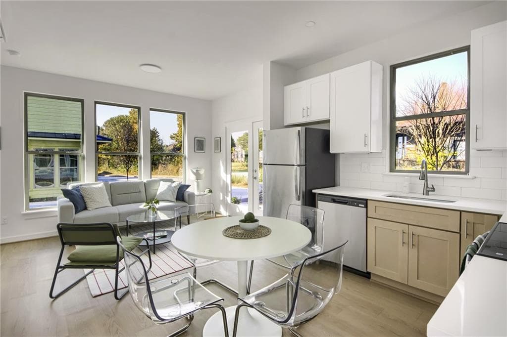 1 bedroom, 1 bathroom townhouse under contract at 1070 Dill Avenue 306, Atlanta, GA 30310 — photo 7
