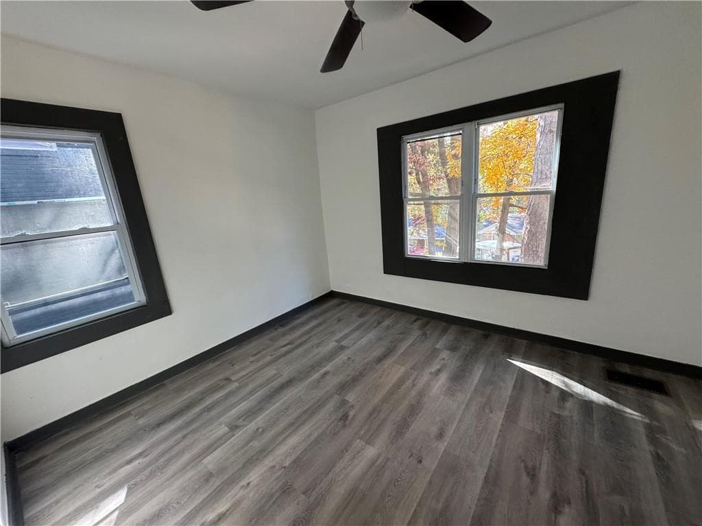 4 bedroom, 2 bathroom, 960 sq ft single family residence for sale at 1585 Ezra Church Drive, Atlanta, GA 30314 — photo 5