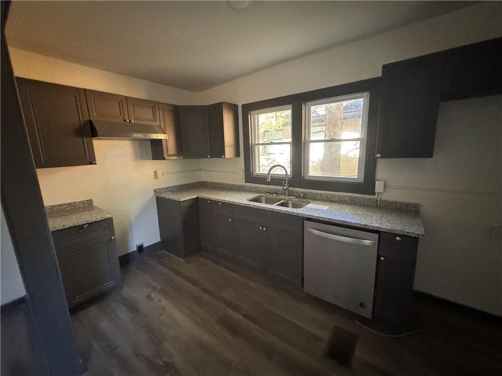4 bedroom, 2 bathroom, 960 sq ft single family residence for sale at 1585 Ezra Church Drive, Atlanta, GA 30314 — photo 7