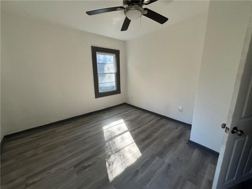 4 bedroom, 2 bathroom, 960 sq ft single family residence for sale at 1585 Ezra Church Drive, Atlanta, GA 30314 — photo 8