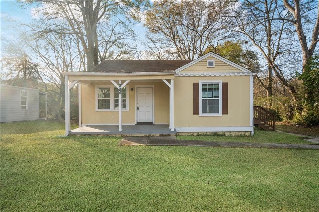 2 bedroom, 1 bathroom, 905 sq ft single family residence sold at 1894 Benson Avenue, Smyrna, GA 30080