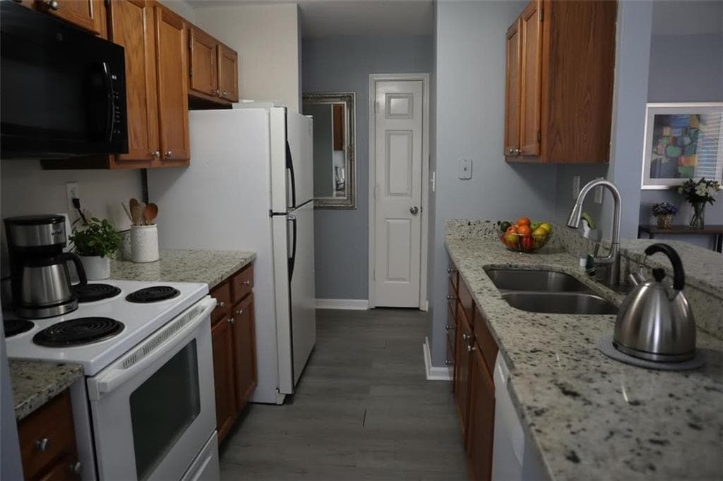 2 bedroom, 2 bathroom condominium for rent at 1103 Garden Court, Atlanta, GA 30328 for $1,650 a month — photo 2