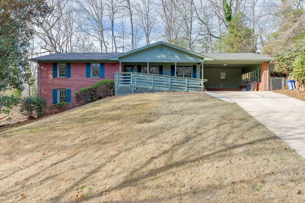 470 Woodland Drive, Gainesville, GA 30501 — most recent listing photo