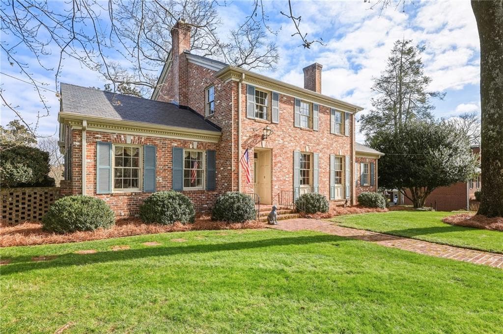 4 bedroom, 4 bathroom, 3,510 sq ft single family residence for sale at 1606 Riverside Drive, Gainesville, GA 30501 — photo 5