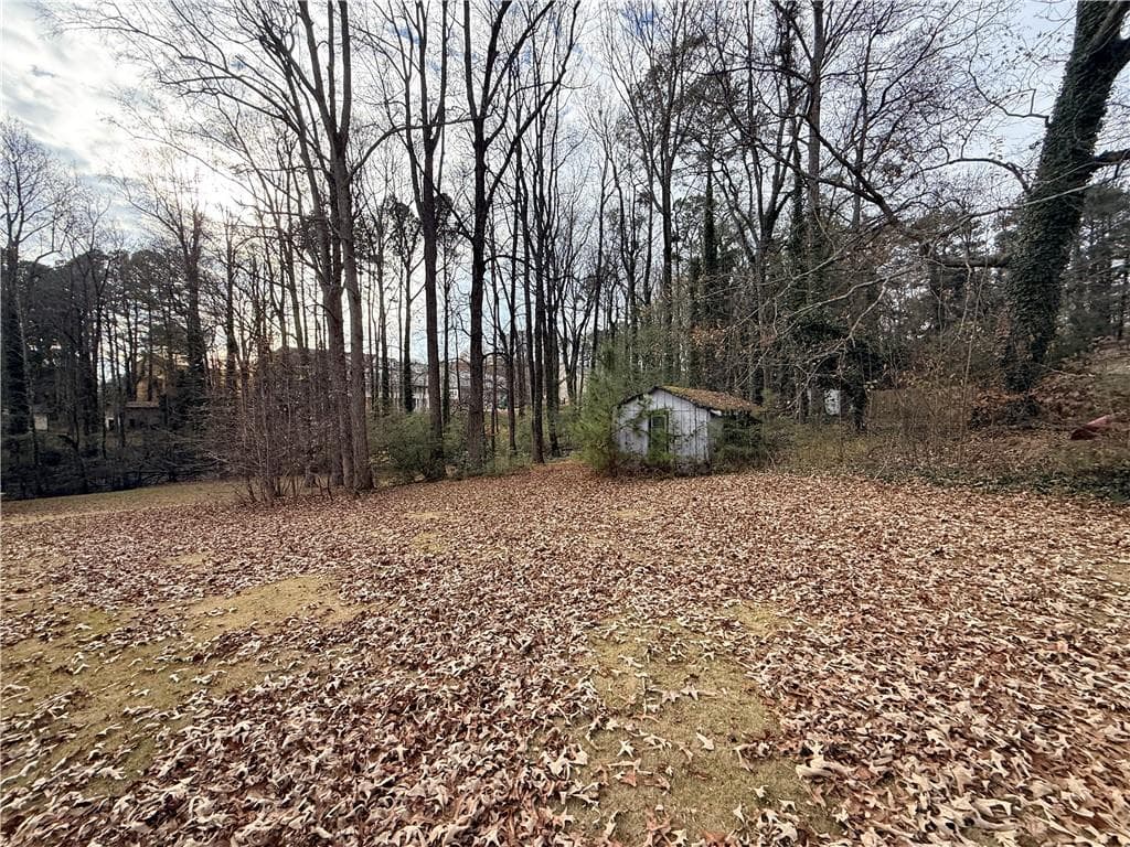 4 bedroom, 3 bathroom, 2,183 sq ft single family residence under contract at 2743 Pine Hill Drive, Kennesaw, GA 30144 — photo 4