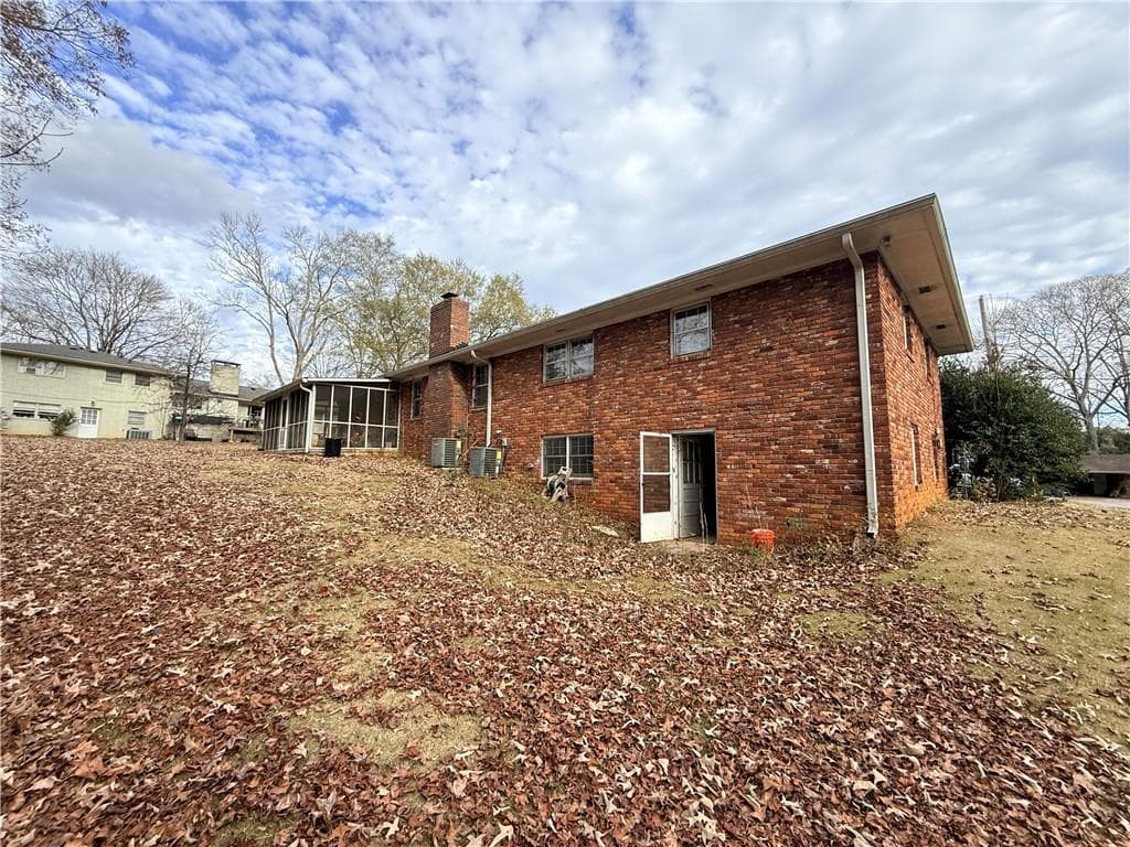 4 bedroom, 3 bathroom, 2,183 sq ft single family residence under contract at 2743 Pine Hill Drive, Kennesaw, GA 30144 — photo 5