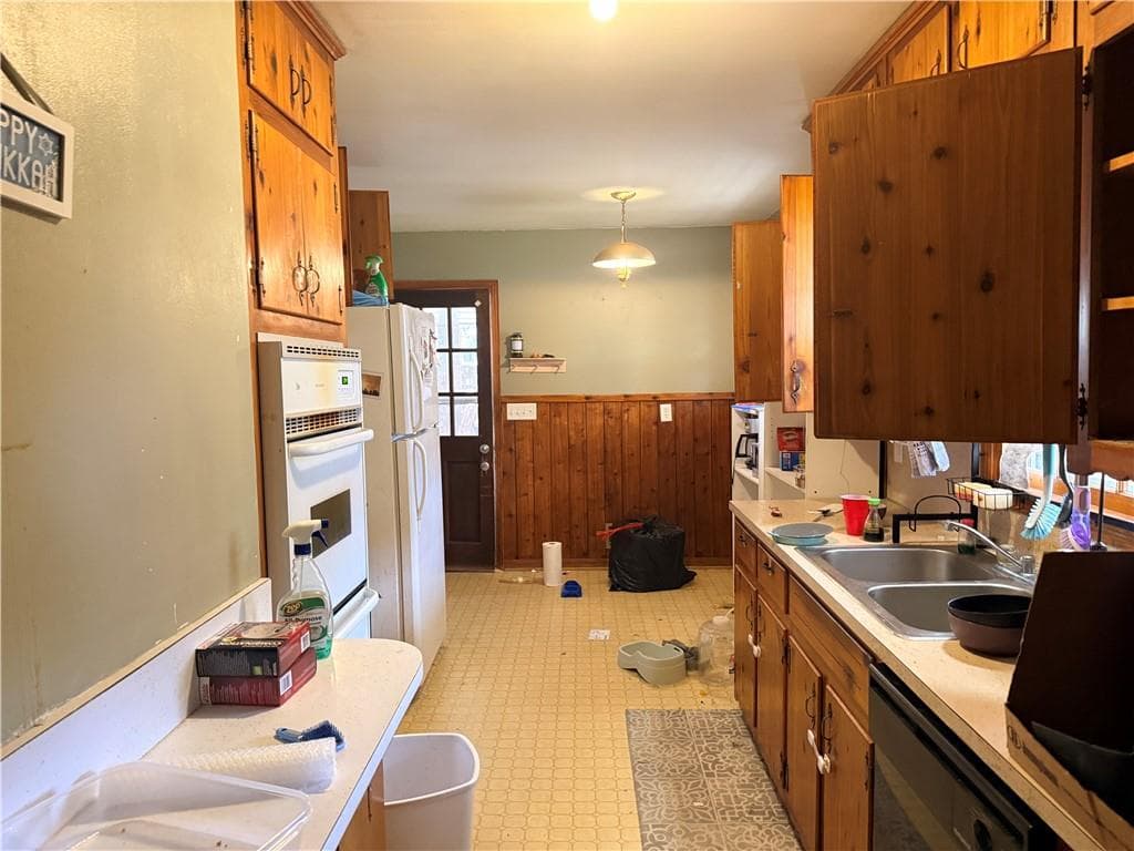 4 bedroom, 3 bathroom, 2,183 sq ft single family residence under contract at 2743 Pine Hill Drive, Kennesaw, GA 30144 — photo 10