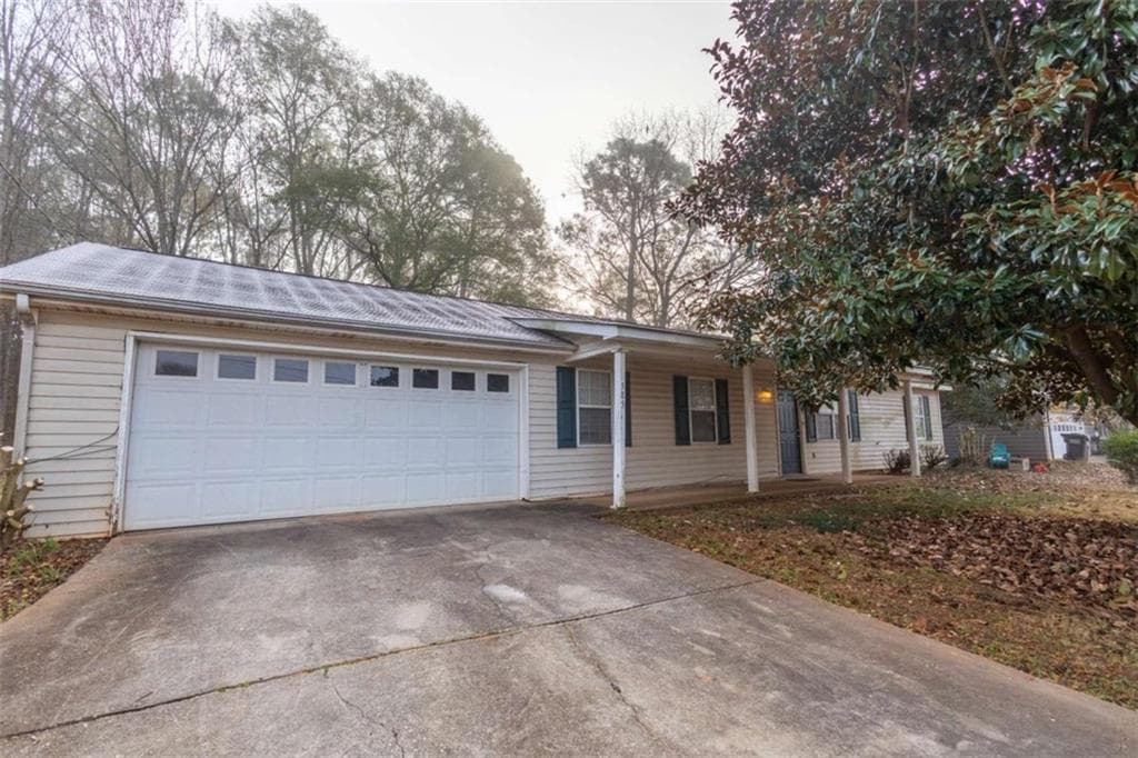 3 bedroom, 2 bathroom, 1,276 sq ft single family residence for sale at 585 Cowan Road, Covington, GA 30016 — photo 1 of 25
