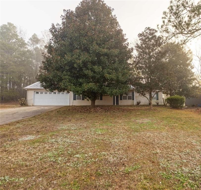 3 bedroom, 2 bathroom, 1,276 sq ft single family residence for sale at 585 Cowan Road, Covington, GA 30016 — photo 2