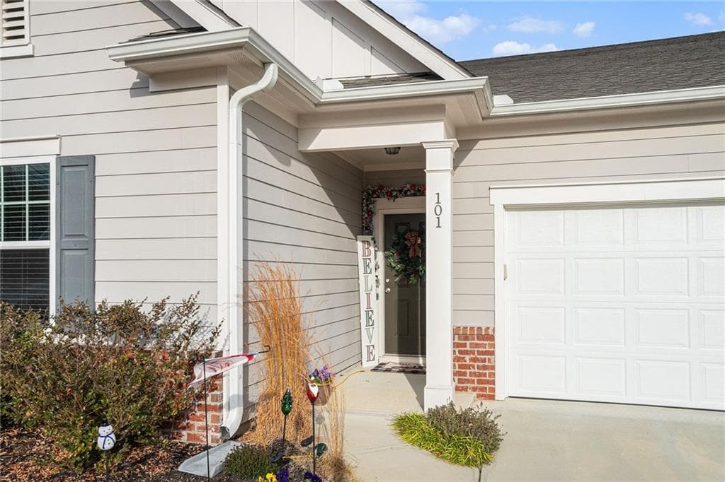 3 bedroom, 2 bathroom, 1,821 sq ft single family residence for sale at 101 Carnaby Street, Winder, GA 30680 — photo 4