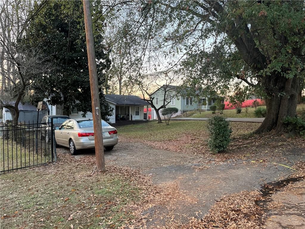 4 bedroom, 1 bathroom single family residence for sale at 4088 Carver Drive, Doraville, GA 30360 — photo 3