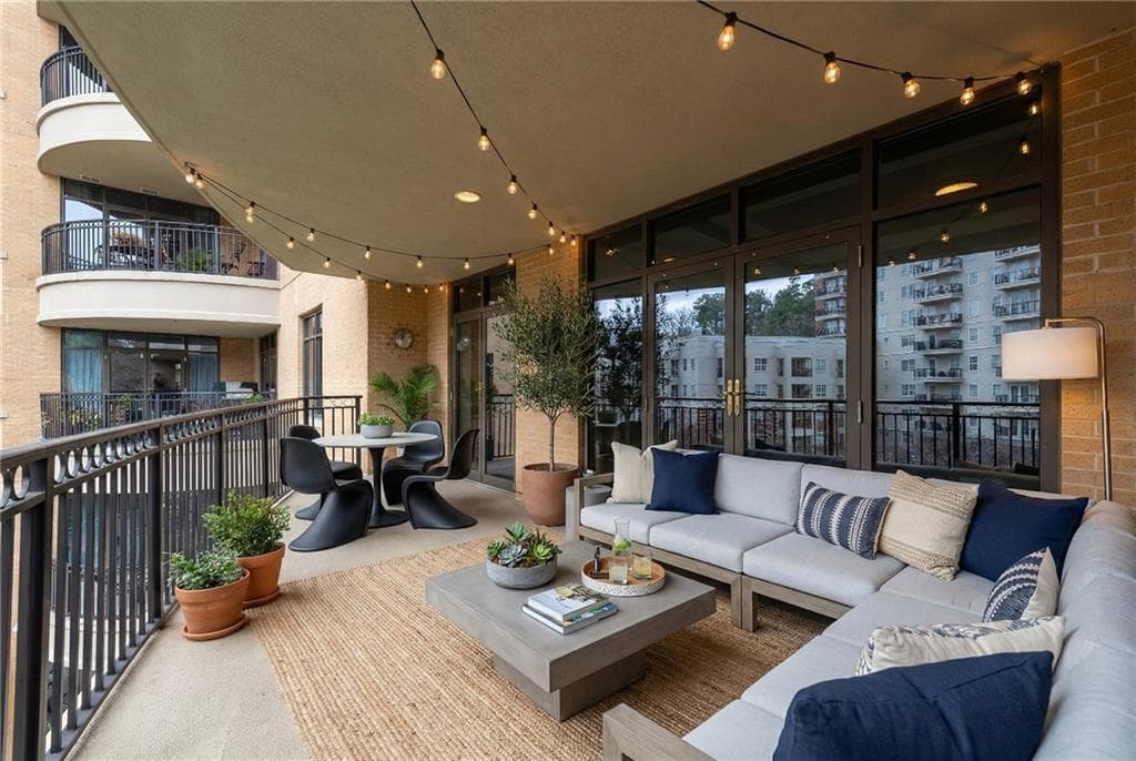 1 bedroom, 2 bathroom, 1,314 sq ft condominium sold at 3286 Northside Parkway 401, Atlanta, GA 30327