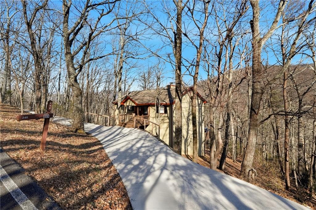 3 bedroom, 3 bathroom, 1,966 sq ft single family residence for sale at 408 Alpine Drive, Jasper, GA 30143 — photo 2