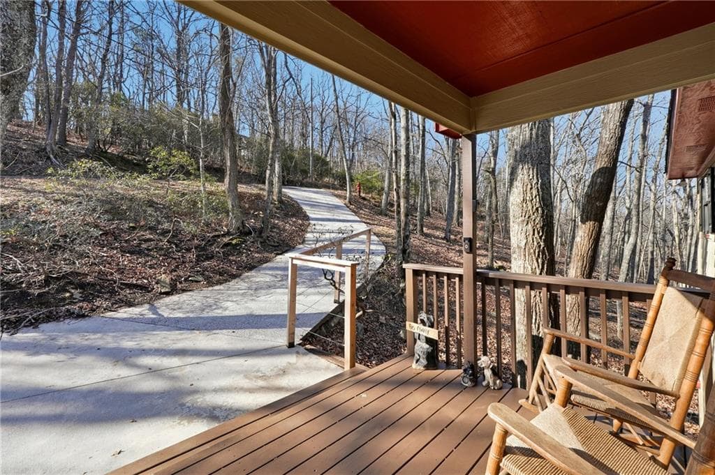 3 bedroom, 3 bathroom, 1,966 sq ft single family residence for sale at 408 Alpine Drive, Jasper, GA 30143 — photo 3