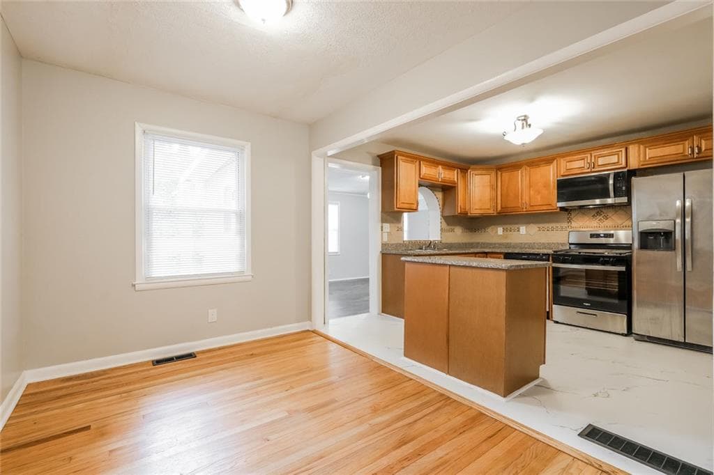 4 bedroom, 2 bathroom, 2,169 sq ft single family residence for sale at 2965 Judylyn Drive, Decatur, GA 30033 — photo 6