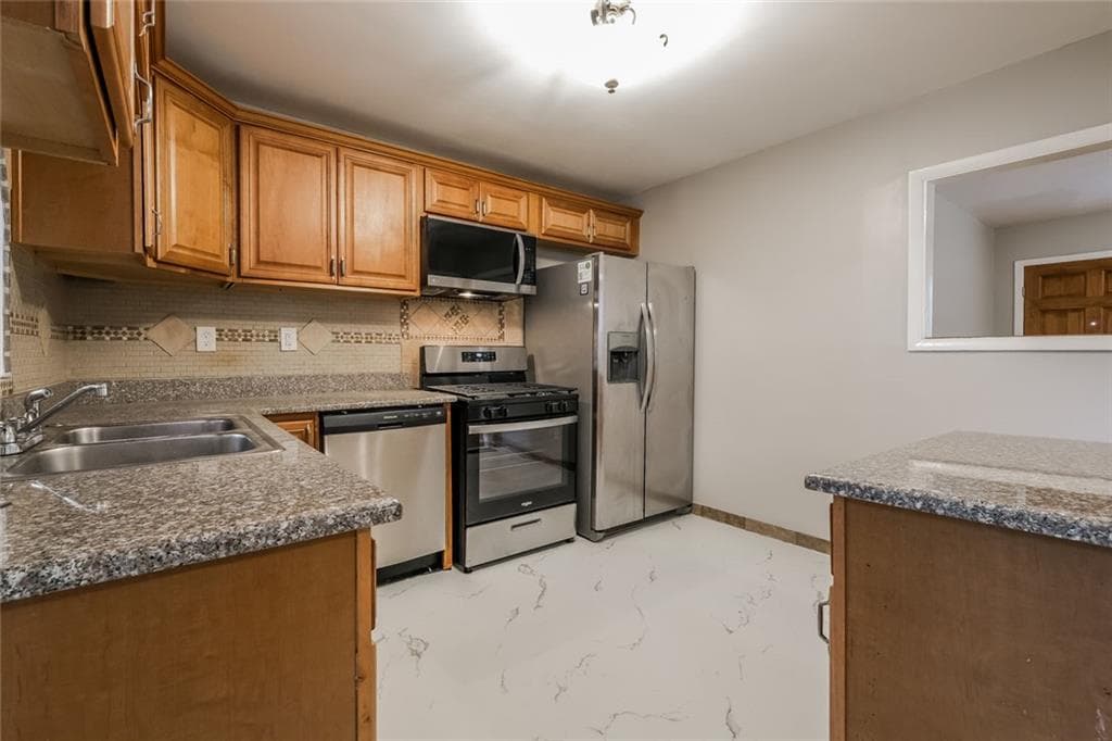 4 bedroom, 2 bathroom, 2,169 sq ft single family residence for sale at 2965 Judylyn Drive, Decatur, GA 30033 — photo 7