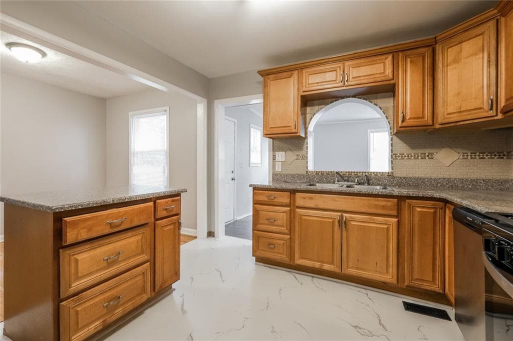 4 bedroom, 2 bathroom, 2,169 sq ft single family residence for sale at 2965 Judylyn Drive, Decatur, GA 30033 — photo 8