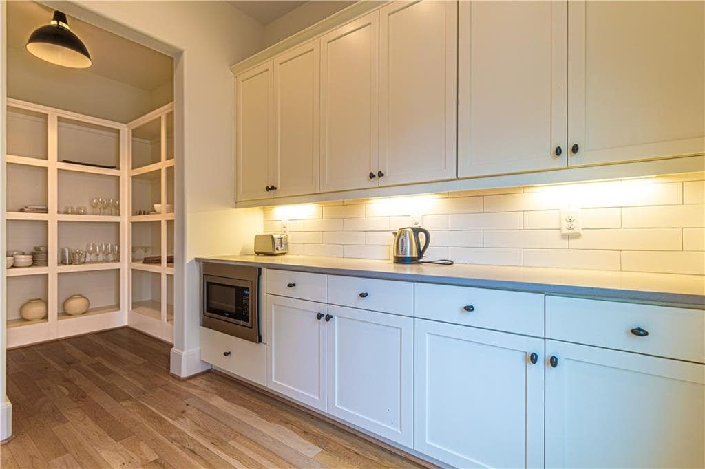 3 bedroom, 3 bathroom townhouse for rent at 2067 Telfair Circle A, Atlanta, GA 30324 for $5,000 a month — photo 9