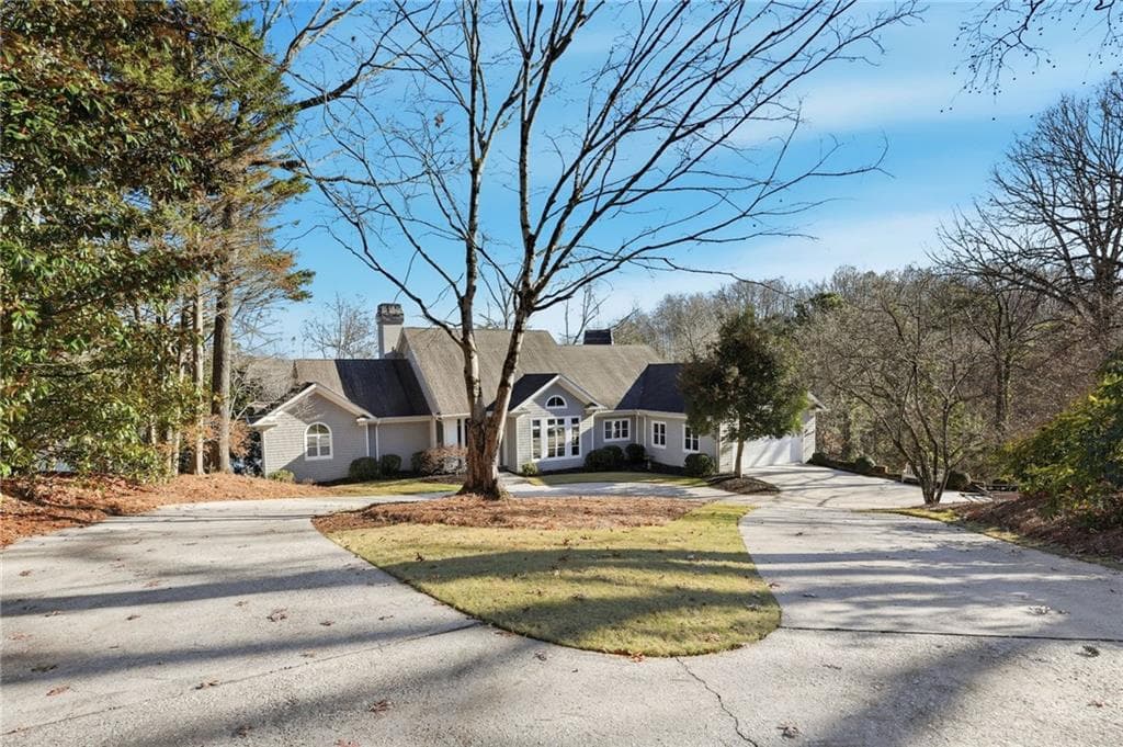 4 bedroom, 4 bathroom, 4,386 sq ft single family residence for sale at 951 East Lake Drive, Gainesville, GA 30506 — photo 5