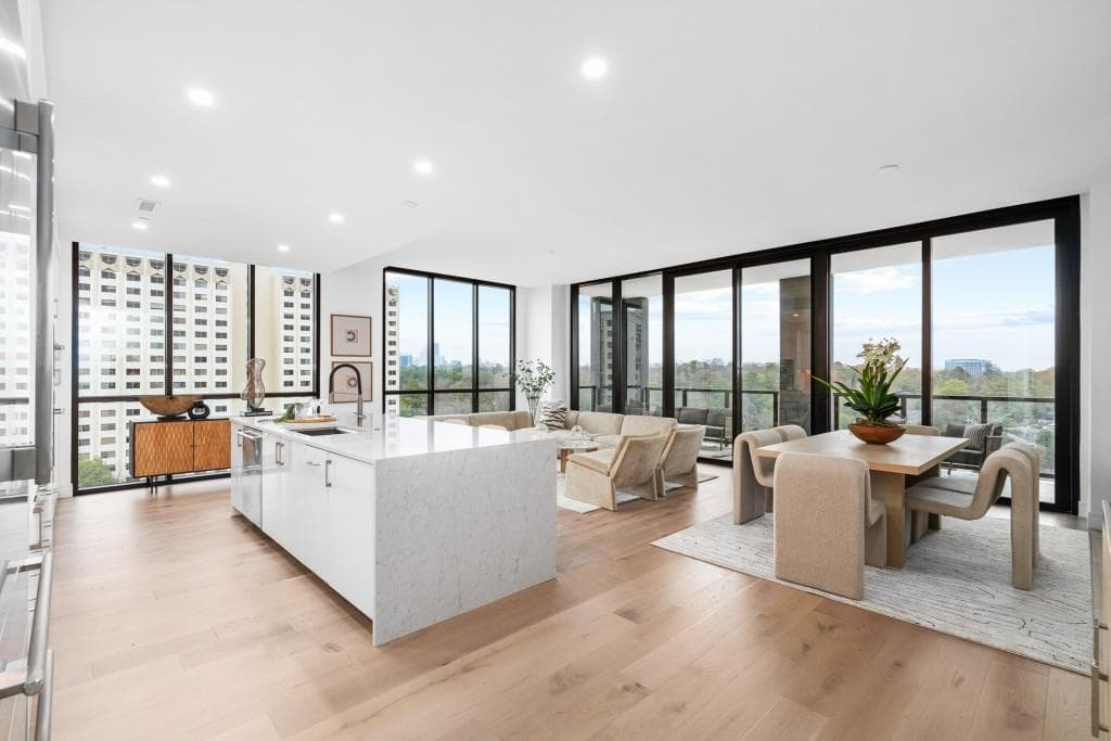 2425 Peachtree Road 1104, Atlanta, GA 30305 — most recent listing photo