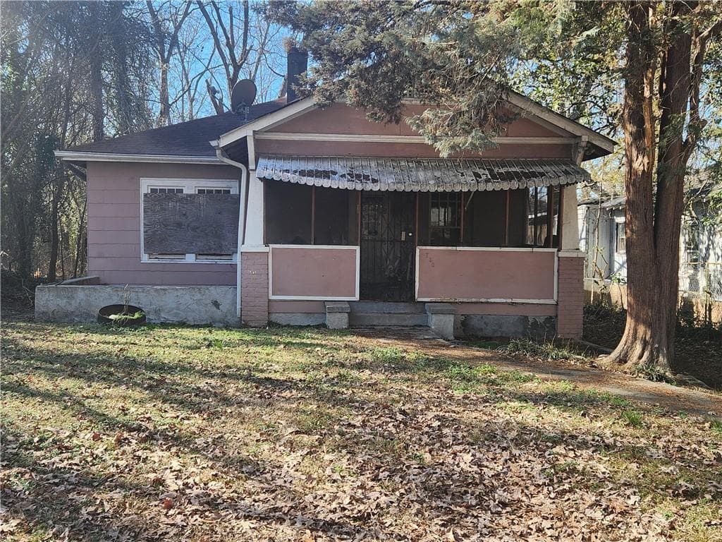3 bedroom, 1 bathroom, 11,021 sq ft single family residence sold at 750 Alta Place, Atlanta, GA 30318