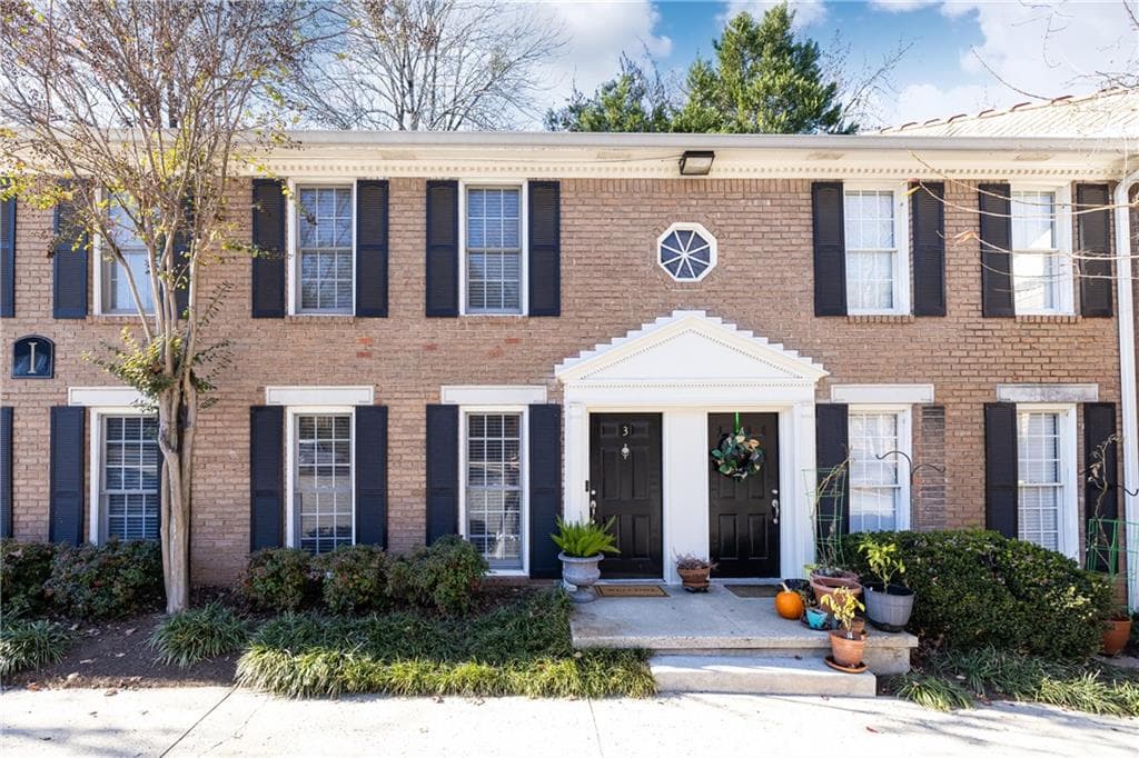 2 bedroom, 2 bathroom, 1,020 sq ft condominium sold at 1101 Collier Road I3, Atlanta, GA 30318
