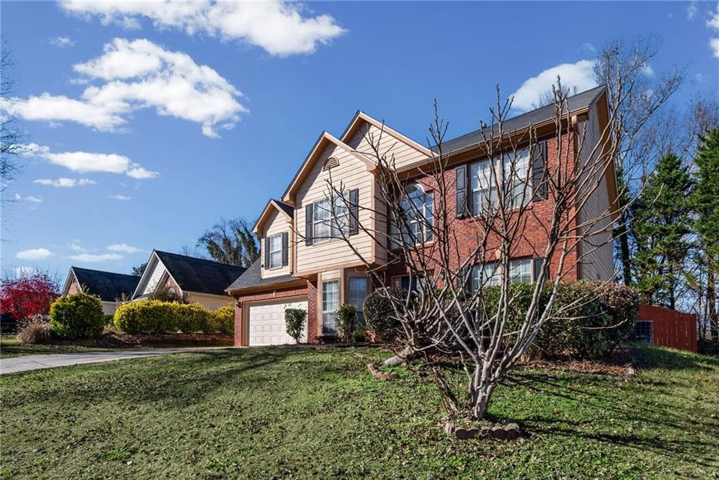 4 bedroom, 3 bathroom, 2,264 sq ft single family residence under contract at 545 Sterling Pointe Court, Lawrenceville, GA 30043 — photo 2