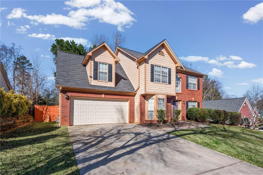 4 bedroom, 3 bathroom, 2,264 sq ft single family residence under contract at 545 Sterling Pointe Court, Lawrenceville, GA 30043 — photo 3