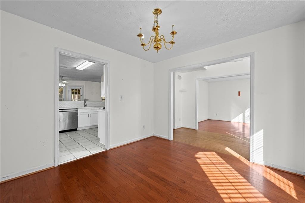 4 bedroom, 3 bathroom, 2,264 sq ft single family residence under contract at 545 Sterling Pointe Court, Lawrenceville, GA 30043 — photo 9