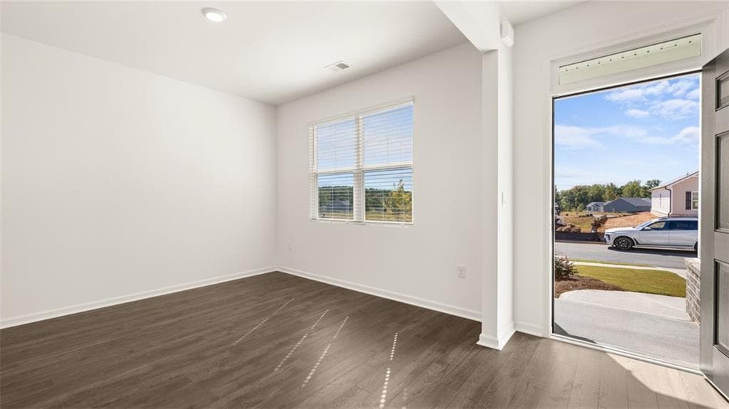 4 bedroom, 3 bathroom, 2,338 sq ft single family residence for sale at 81 White Spruce Way, Newnan, GA 30265 — photo 4