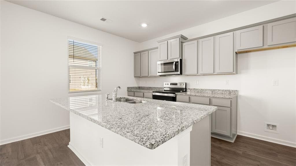 4 bedroom, 3 bathroom, 2,338 sq ft single family residence for sale at 81 White Spruce Way, Newnan, GA 30265 — photo 8