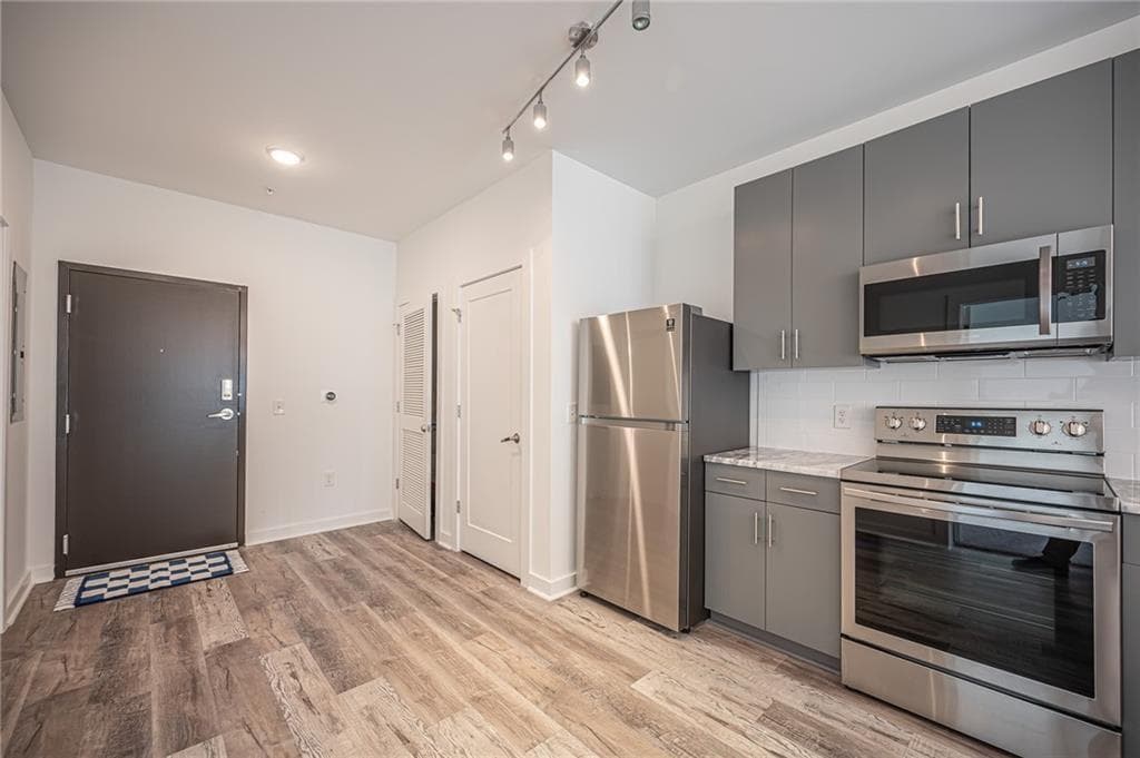 1 bedroom, 1 bathroom, 657 sq ft condominium for sale at 525 Parkway Drive 208, Atlanta, GA 30308 — photo 8