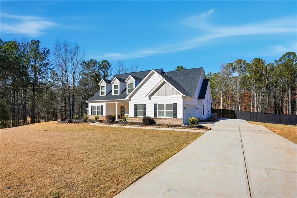 5 bedroom, 4 bathroom, 2,567 sq ft single family residence under contract at 95 Hawthorn Lane, Covington, GA 30014 — photo 2