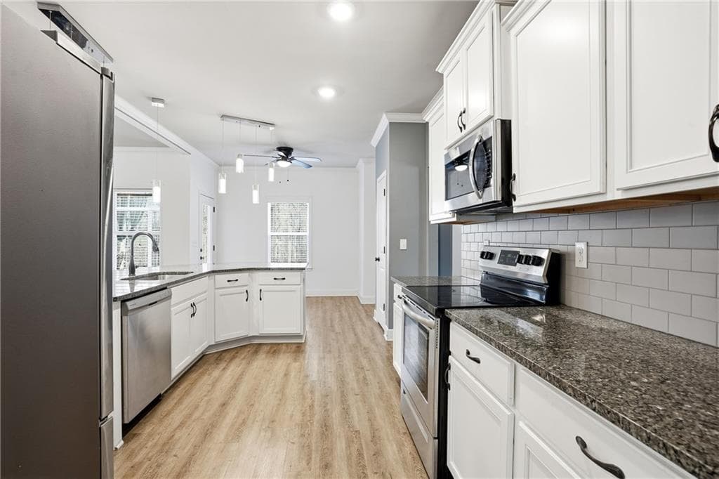 5 bedroom, 4 bathroom, 2,567 sq ft single family residence under contract at 95 Hawthorn Lane, Covington, GA 30014 — photo 9