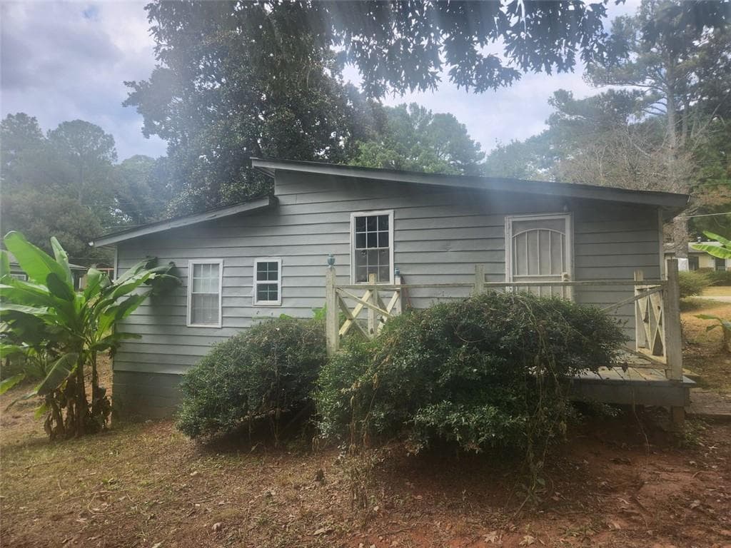 3 bedroom, 1 bathroom, 1,155 sq ft single family residence for sale at 1586 MARY GEORGE Avenue, Atlanta, GA 30318 — photo 7