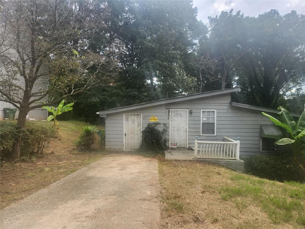3 bedroom, 1 bathroom, 1,155 sq ft single family residence for sale at 1586 MARY GEORGE Avenue, Atlanta, GA 30318