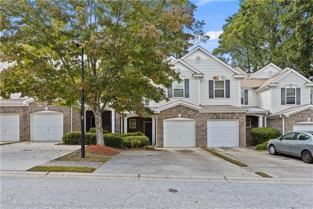 3 bedroom, 3 bathroom, 1,573 sq ft townhouse for sale at 125 Ellis Drive 125, Conyers, GA 30012