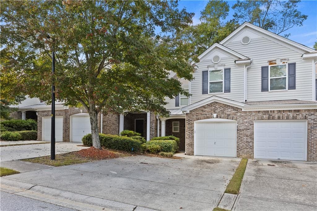 3 bedroom, 3 bathroom, 1,573 sq ft townhouse for sale at 125 Ellis Drive 125, Conyers, GA 30012 — photo 3
