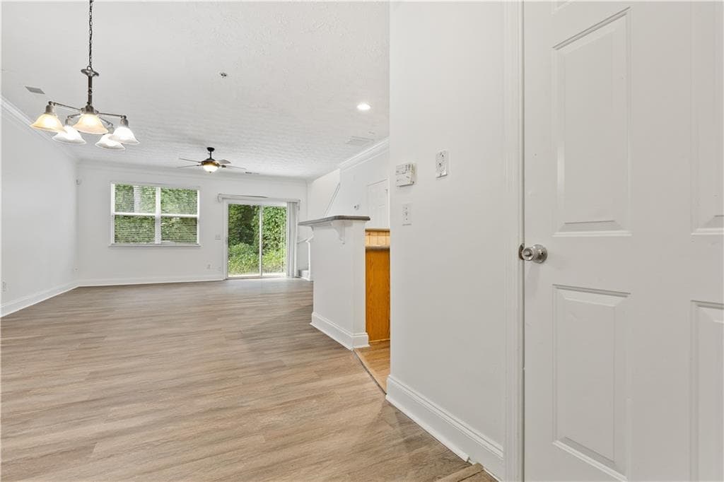 3 bedroom, 3 bathroom, 1,573 sq ft townhouse for sale at 125 Ellis Drive 125, Conyers, GA 30012 — photo 6