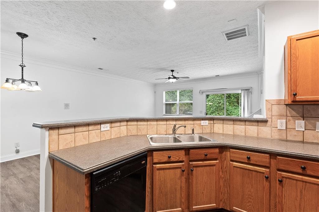3 bedroom, 3 bathroom, 1,573 sq ft townhouse for sale at 125 Ellis Drive 125, Conyers, GA 30012 — photo 9
